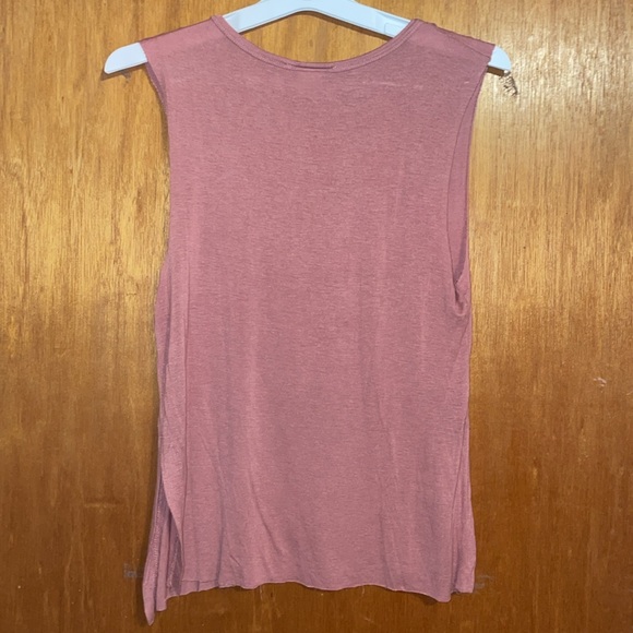 •MISS POPULAR•MAUVE CUT-OUT CHEST "ROCKSTAR" FORAL GUITAR TANK TOP SIZE SMALL. - Picture 3 of 9